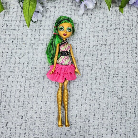 Monster High New Scaremester Jinafire Long Doll 2013 - Picture 1 of 4